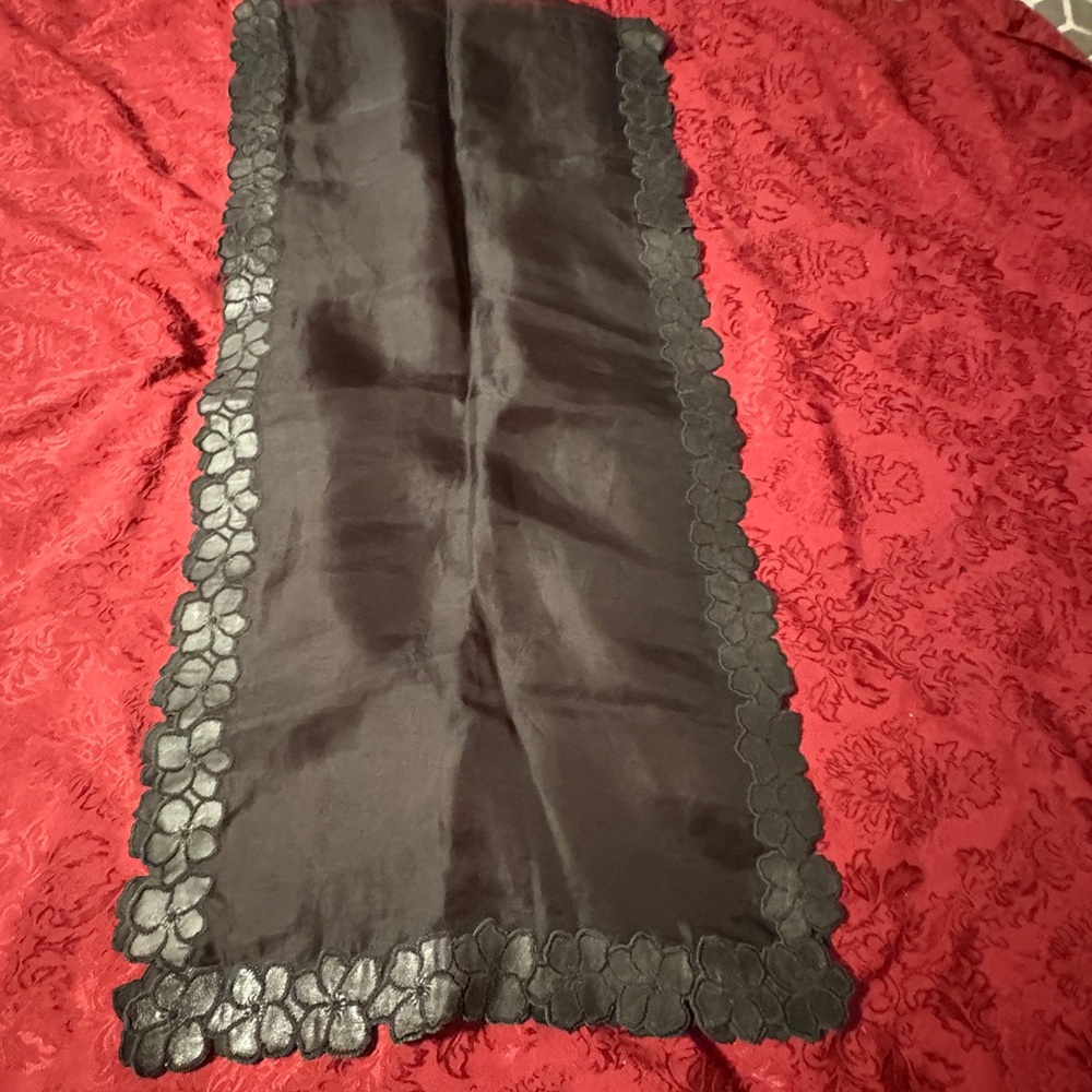 Elegant Black Table Runner with Floral Trim